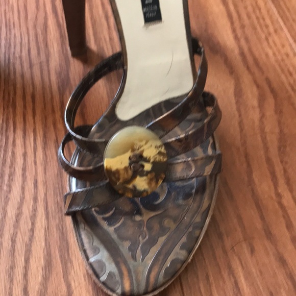 Heels - Picture 2 of 4